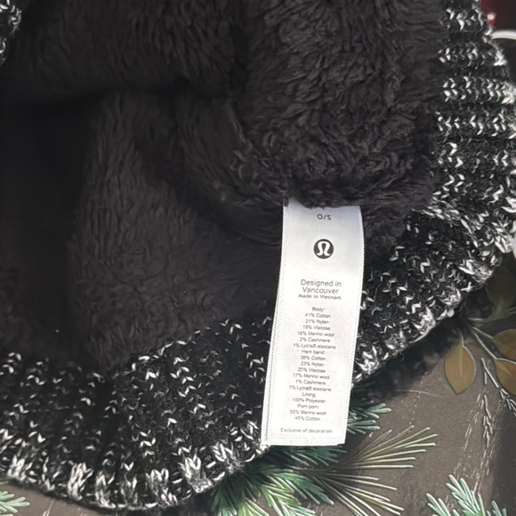 Lululemon Textured Fleece-Lined Knit Beanie *NWT OS Black/Grey/White - Picture 6 of 6